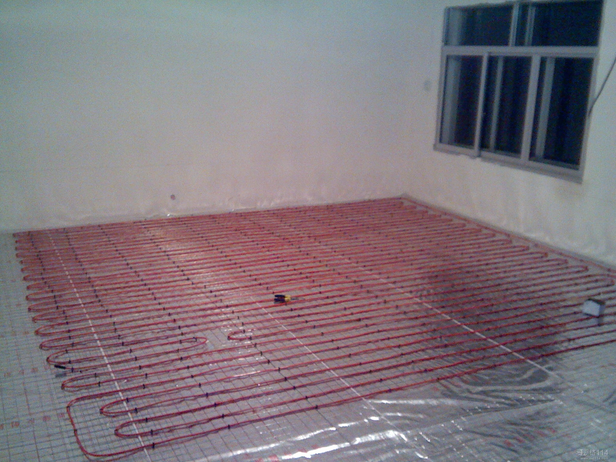 “地暖危害”谣言从盛到衰 一年间科学理性如何驱散迷雾